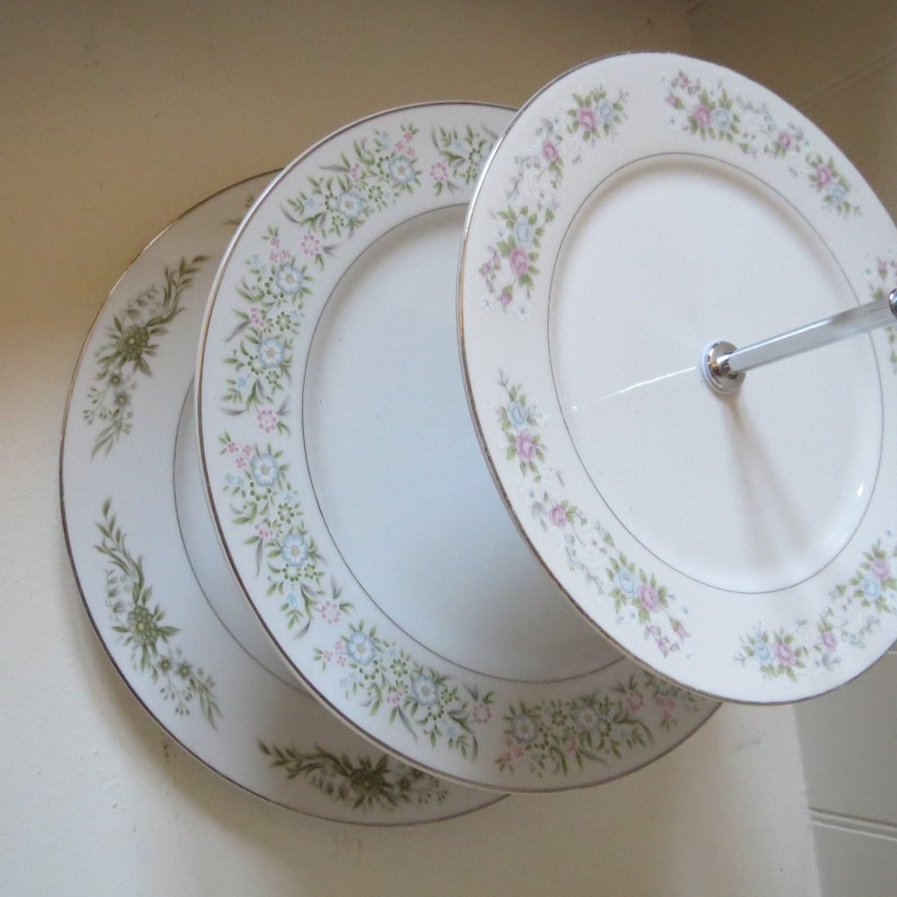 Dessert Stand Pastry Tiered Cupcake Holder Vintage Plates China Wedding Upcycled - Picture 6 of 7